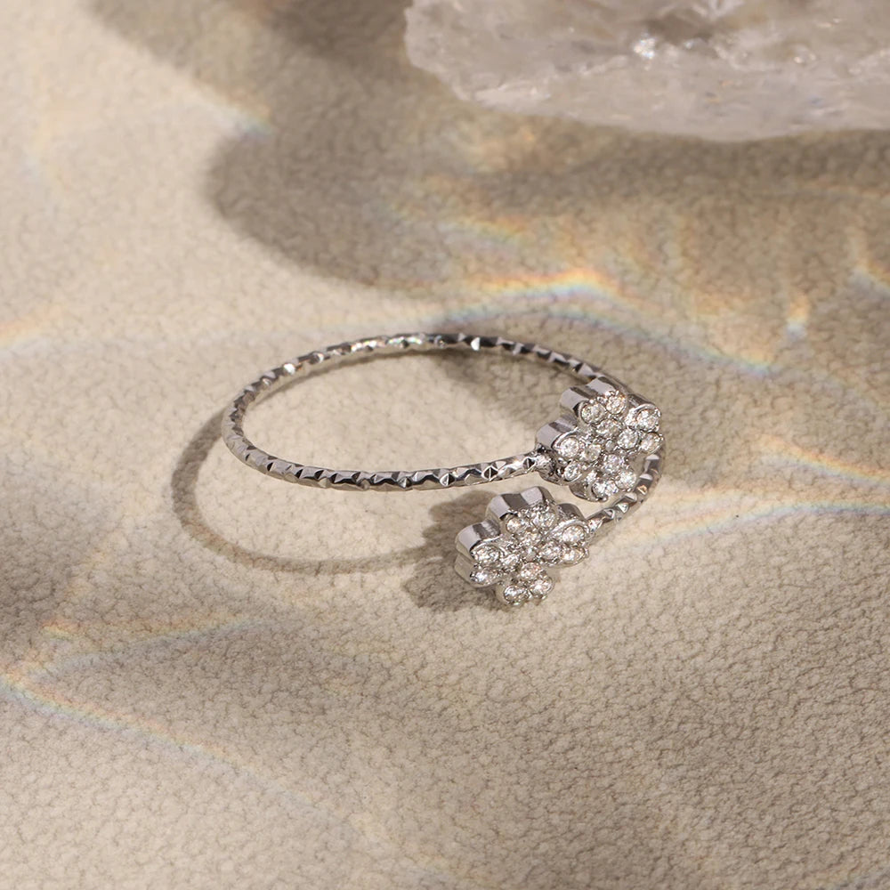 Nivora Zarte Zirkon Blume Dünne Mädchen Offene Ringe Edelstahl 18K Gold Überzogene Eheringe Ringe Für Frauen Schmuck