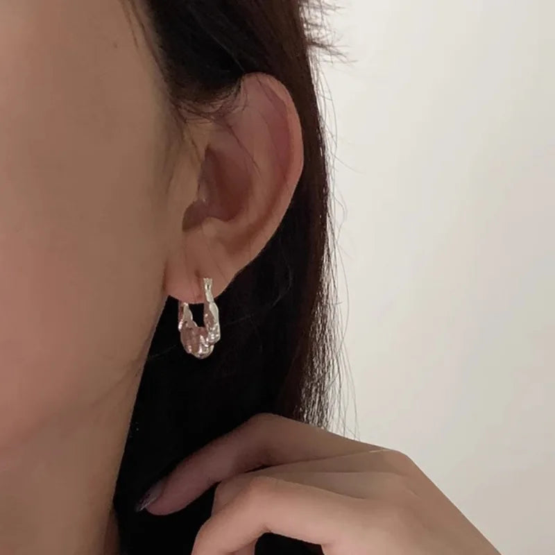 Creolen aus 925er-Sterlingsilber, Falten-Design, Originalität, unregelmäßige geometrische Ohrringe für Frauen, edler Schmuck, Party-Geschenk
