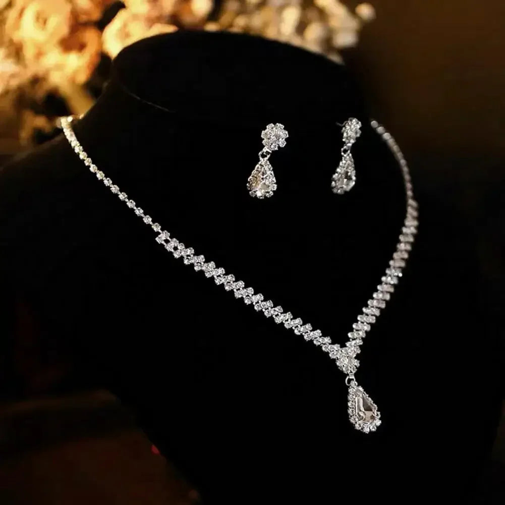 Mode Waterdrop Funkelnde Strass Halskette Frauen Licht Luxus Schmuck Vielseitige Schlüsselbein Kette Schmuck Zubehör