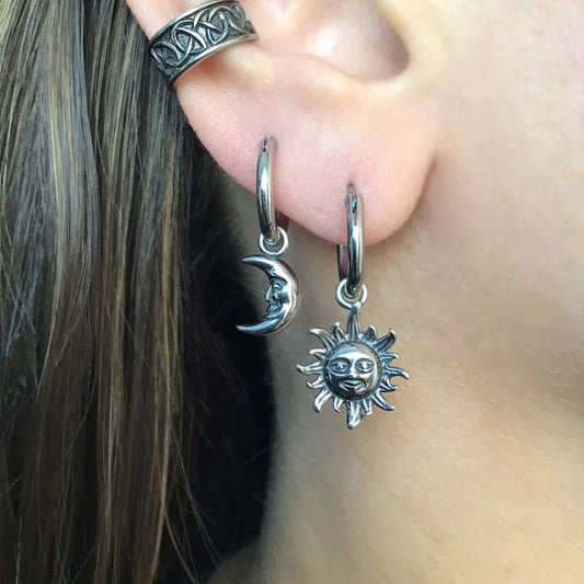 Sonne und Mond Creolen, SonnenCreolen, Creolen, Gothic-Schmuck, himmlischer Schmuck, Mondreifen, Mondohrringe,