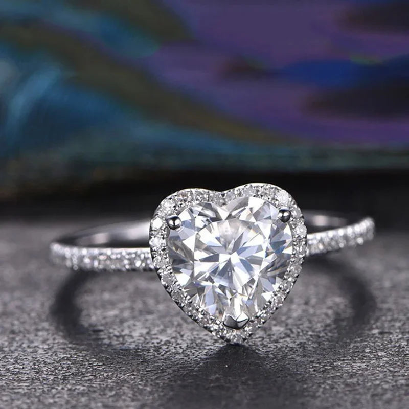 Luxus Silber Farbe Herz Ring für Frauen Exquisite Mode Metall Intarsien Weiß Zirkon Steine Ehering Verlobung Schmuck