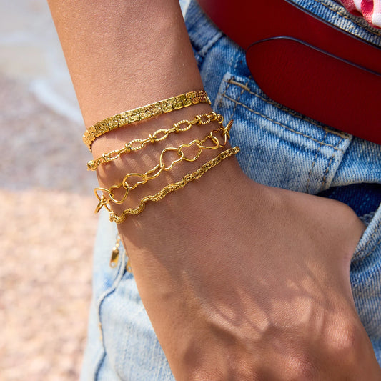Zora Damen-Armband, schlicht, modisch, gewellt, hohles Herz-Design, Basic-Edelstahl-Kettenarmband, 18 Karat vergoldet, wasserdichter Schmuck