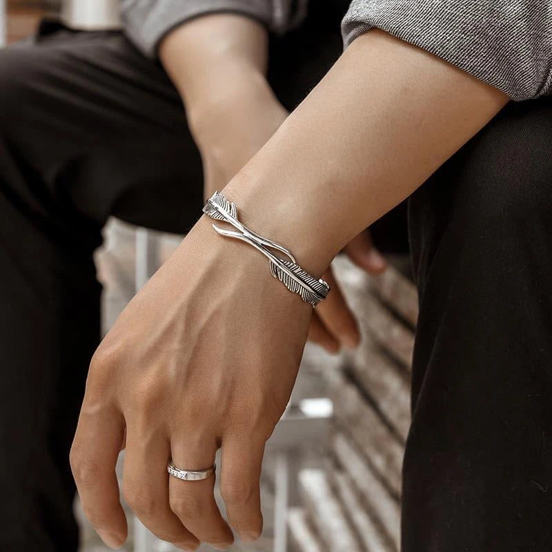 Silberfarbenes Feder-Manschettenarmband für Männer und Frauen, Vintage-verstellbares Armband, Armreif, Modeschmuck