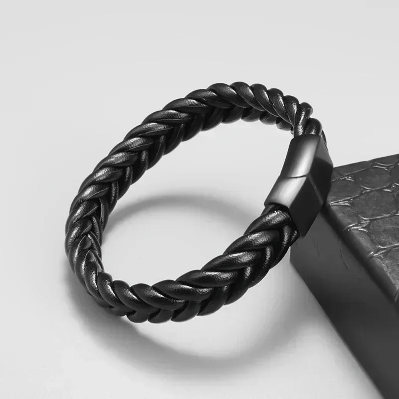 Klassisches einlagiges schwarzes handgewebtes Lederarmband mit Metall-Magnetverschluss, Herrenmode, Business-Schmuck, Geschenk