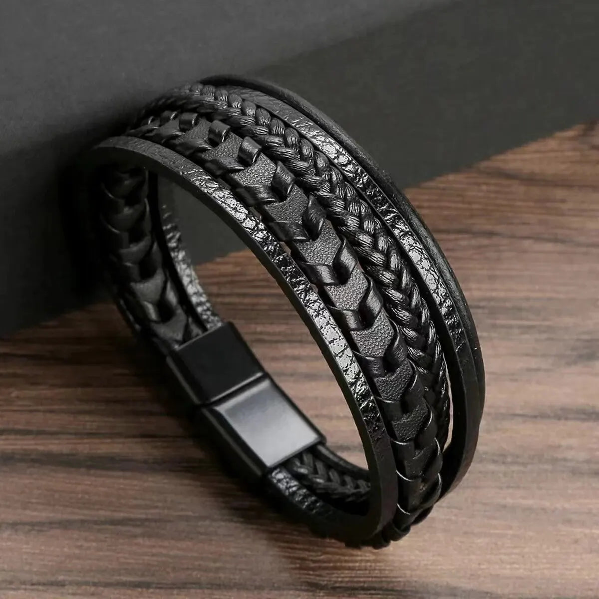 1pc Mode Zubehör MÄNNER Mehrschichtige Vintage Leder Seil Geflochtene Armband Legierung Magnetische Schnalle Armband