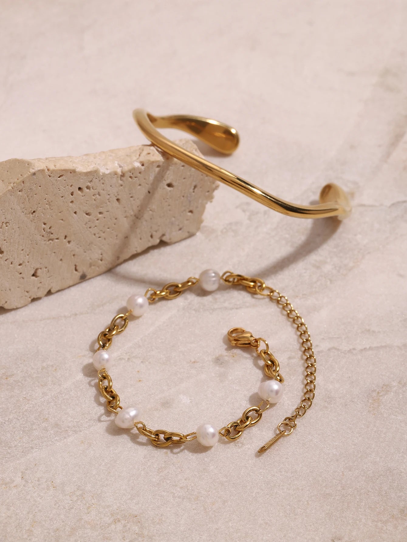 Uworld Damen-Schmuckset, Perlenkette, goldenes Armband, verstellbares stapelbares Armband, Liebesohrringe, Geschenk für Sie