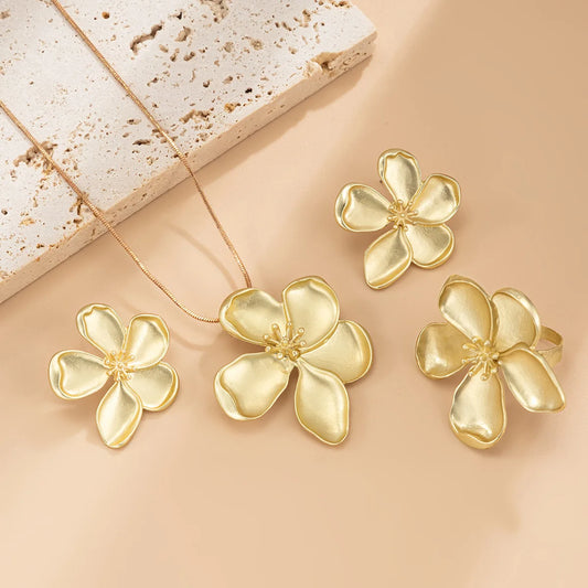 Gold Farbe Matte Textur Metall Blume Retro Schmuck-set Halskette/Ohrringe/Ring für Frauen Mädchen Fashion Party Schmuck geschenke Sets