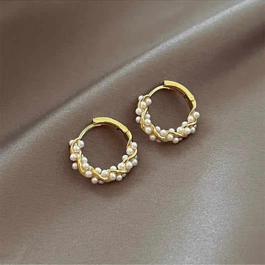Französische Imitationsperle Creolen Kleine runde Kreisring Ohrringe für Frauen Minimalistischer Schmuck Elegante Ohrschnalle Geschenke