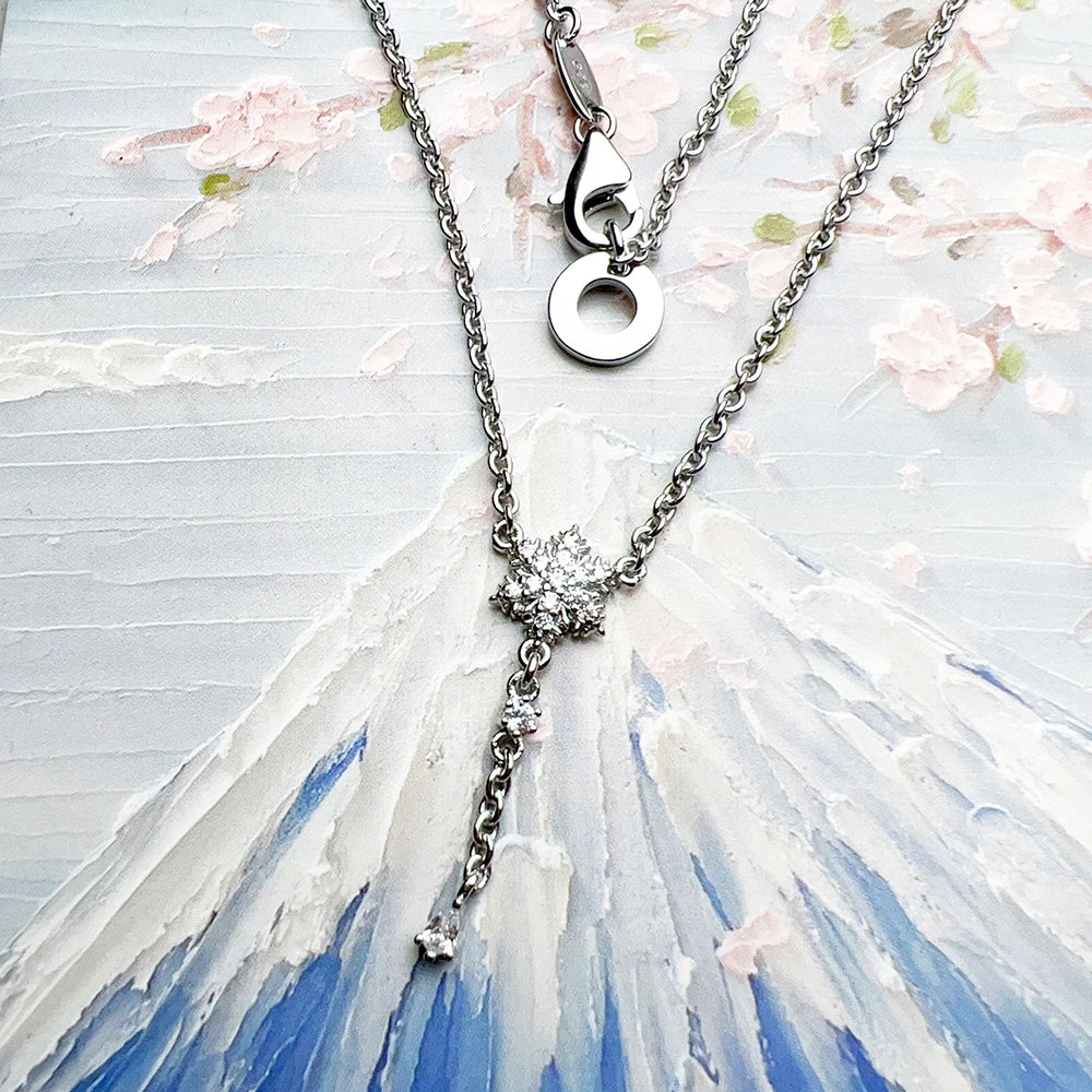 Halsketten- und Ohrring-Schmuckset, Schneeflocke, brandneuer Winter, trendiges Geschenk für Frauen aus massivem 925er-Sterlingsilber