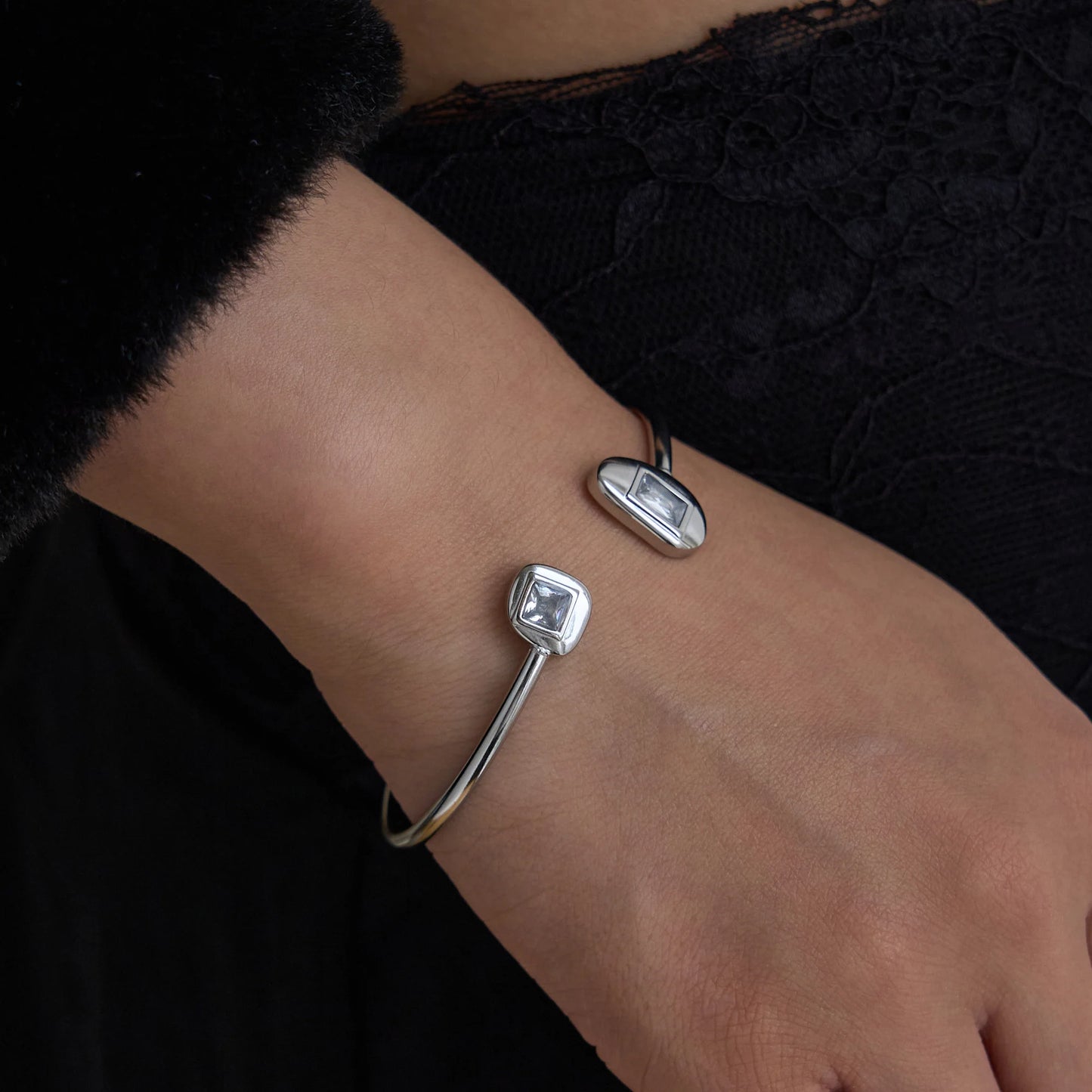 DASEIN Neue 18k Gold Überzogene Edelstahl Manschette Armband Hohe Transparente Zirkon Tänzerin Armreif INS Luxus Handgelenk Schmuck geschenke