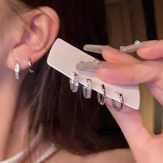 4-teiliges ästhetisches Zirkon-Kristall-Creolen-Set für Frauen Egirl, neue silberne Farbe, Ohrring, Y2K, cooles tägliches Tragen, Schmuckzubehör