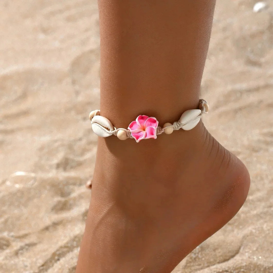 Mehrfarbiges handgewebtes Muschelarmband-Halsketten-Set im Strandurlaubsstil, weicher Keramikschmuck mit böhmischem Ei-Blumen-Design