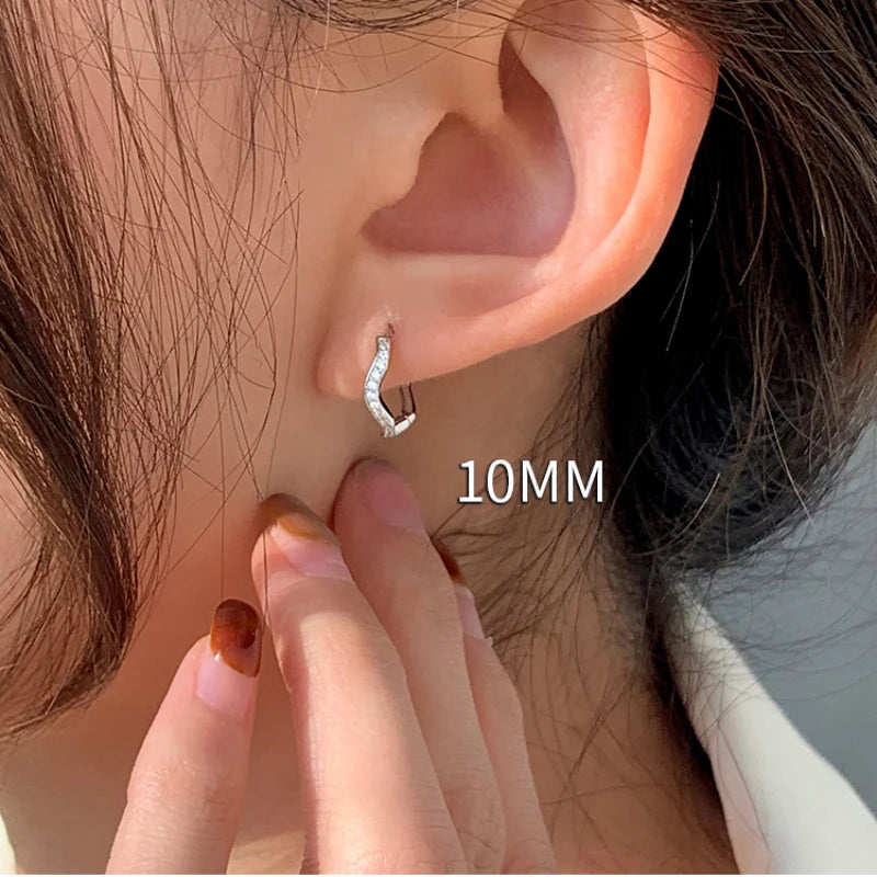2PCS Edelstahl Minimal Wave Creolen Kristall Zirkonia Kleine Huggie Ohrringe für Frauen Piercing Schmuck