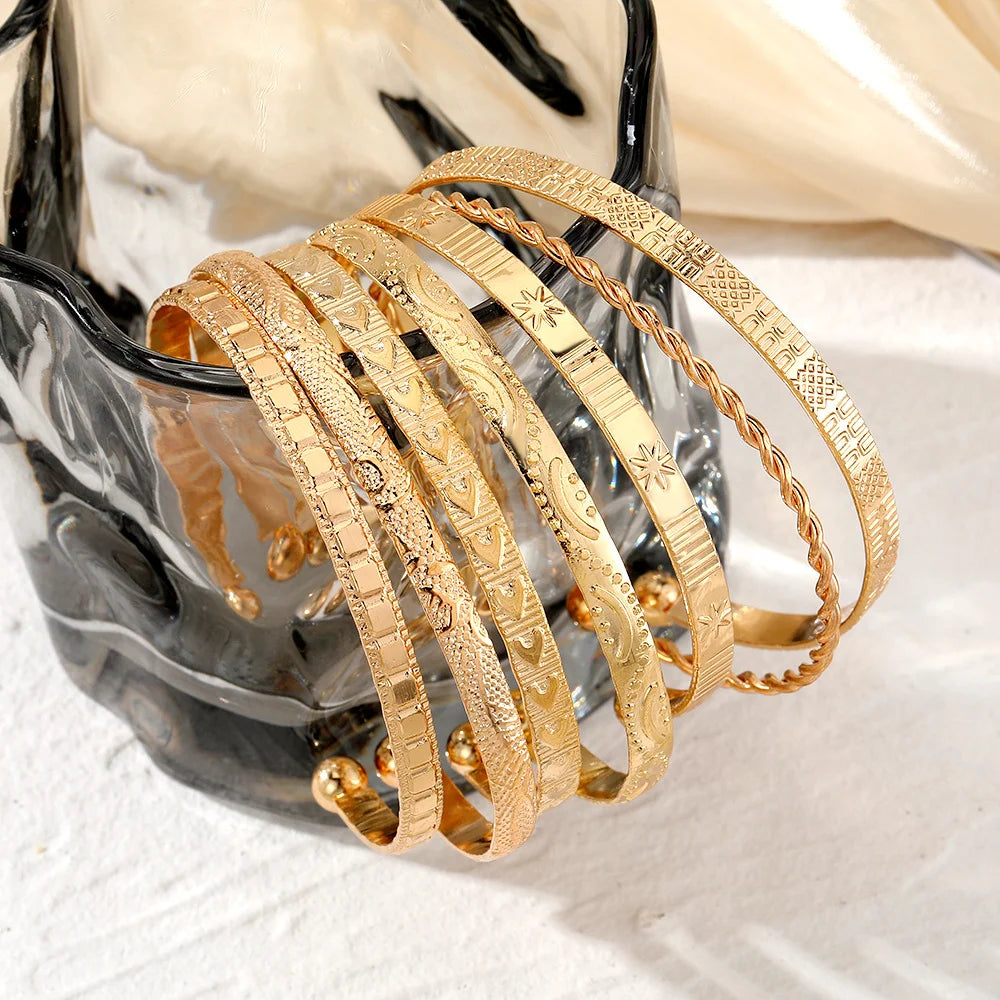 7 Teile/satz Punk Gold Farbe Armbänder für Frauen Streetwear Goth Herz Drucke Metall Design Offene Armreif Mode Schmuck Geschenke 2024