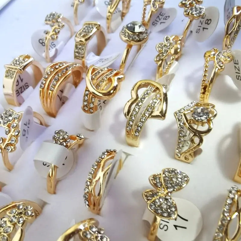 10 Stück Ringe Bulk Fashion Sparkling Rhinestone Crystal Ringe für Frauen Mix Style vergoldet Hochzeit Verlobungsschmuck