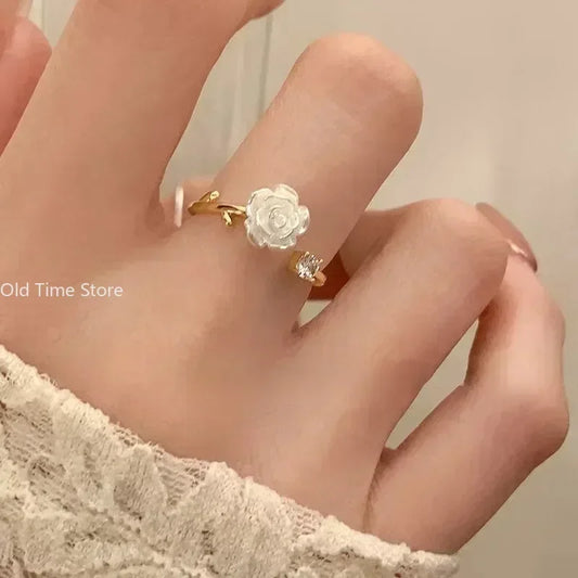 Trend Luxus Ringe für Frauen Vergoldet Edelstahl Rose Ring Mode Ästhetischen Schmuck Temperament Anillos Mujer