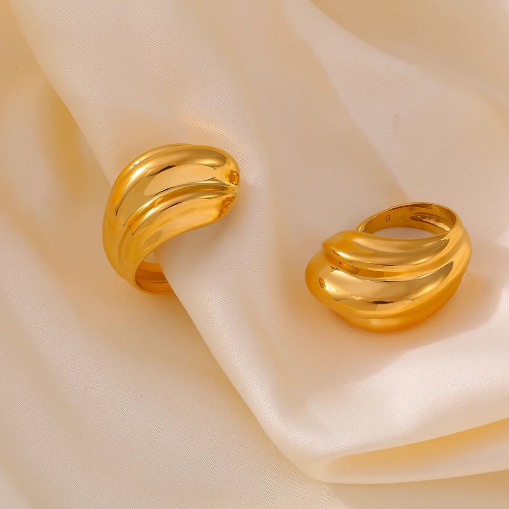 Liora Edelstahl-Statement-Ringe für Frauen, glattes Metall, gedrehte Streifen, Charm-Paarringe, modischer wasserdichter Schmuck