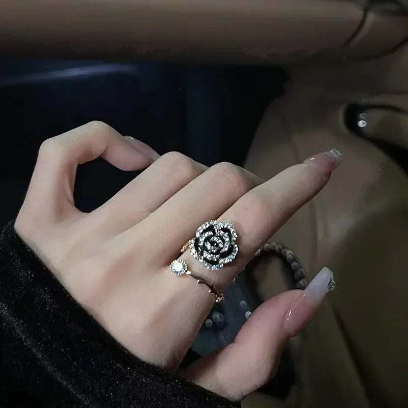 Mode Schwarz Rose Geformt Metall Verstellbare Öffnung Ringe für Frau Mädchen Luxus Zirkon Zeigefinger Ringe Schmuck Party