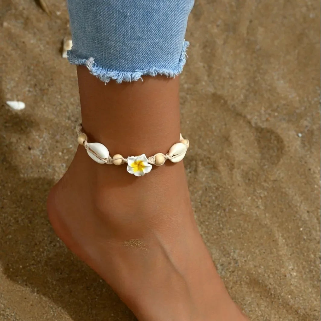 Mehrfarbiges handgewebtes Muschelarmband-Halsketten-Set im Strandurlaubsstil, weicher Keramikschmuck mit böhmischem Ei-Blumen-Design