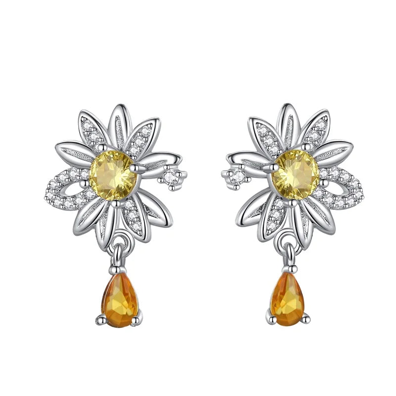 2024 Hotsale Ohrringe aus 925er-Sterlingsilber, Creolen mit Pavé-CZ-U-Form, Zirkon für Frauen, funkelnd, mit Größe, Modellanzeige