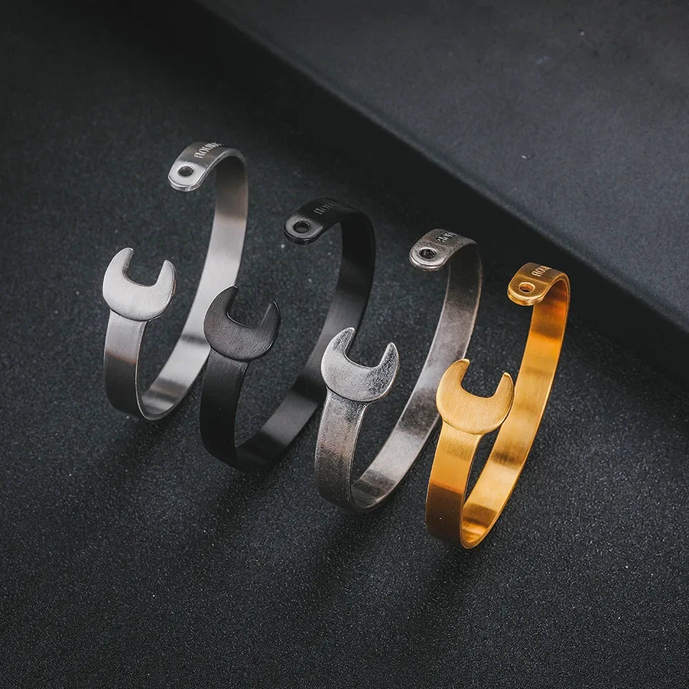 Rouille Vintage mechanisch gravierte Schraubens chl üssel Armband trend ige Marke Titan Stahl offenes Design Herren Damen schmuck