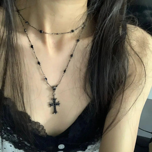Y2K Schwarze Zirkon Kreuz Perlen Halskette für Frauen Layered Dark Gothic Stil Alternative Kultur Schmuck Anhänger Halskette