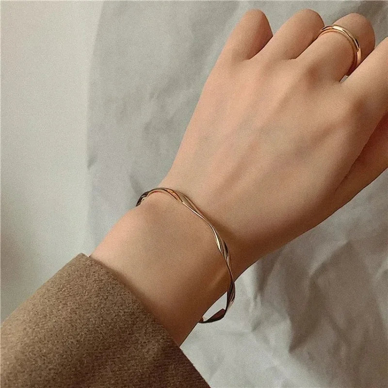 Neue Mode-Trend Einzigartiges Design Elegante Exquisite Twist Einfache Armband Frauen Schmuck Hochzeit Party Premium Geschenk Großhandel