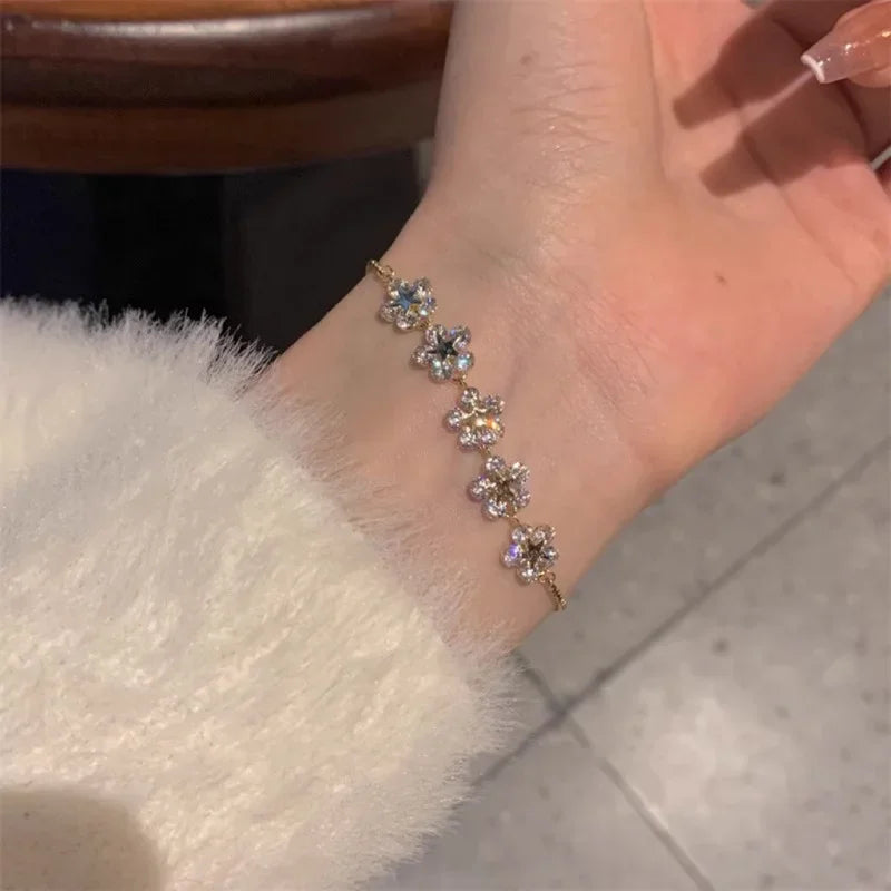 Neue Mode Zirkon Blume Einstellbare Armband für Frauen Elegante Liebe Herz Schmetterling Runde Glänzende Hochzeit Armband Schmuck Geschenk