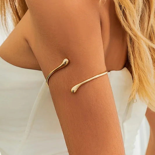 Einfache Vintage Wasser Tropfen Offene Manschette Armreifen für Frauen 2024 Trend Goth Geometrische Arm Armband Ästhetischen Schmuck Geschenk Neue