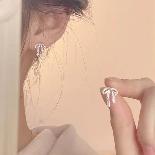 Ohrstecker aus echtem 925er-Sterlingsilber im Ballett-Stil, Mini-Bowknot-Ohrstecker für Damen, niedlicher feiner Schmuck, Piercing-Schraubperlen-Zubehör
