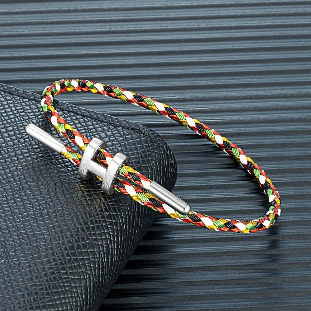 Stahlfarbe H Schnalle Feines Drahtseil Armband Hartgold Schmuck Schnur Perlen Glücksbringer Straße Straße Ungeblockiertes rotes Seil