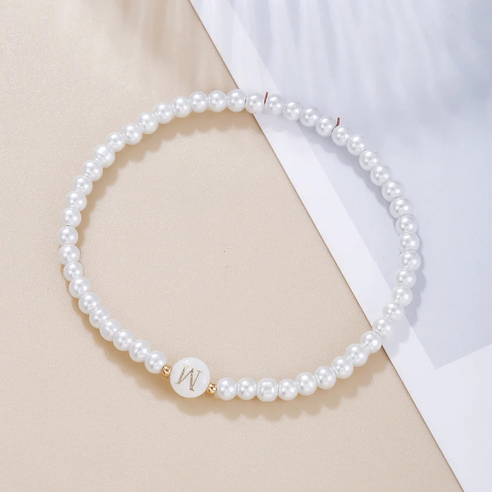 LATS Einfaches, vielseitiges 26-Buchstaben-Perlenarmband für Damen, modische elastische Perlenarmbänder, Handgelenkschmuck, Accessoires im Großhandel
