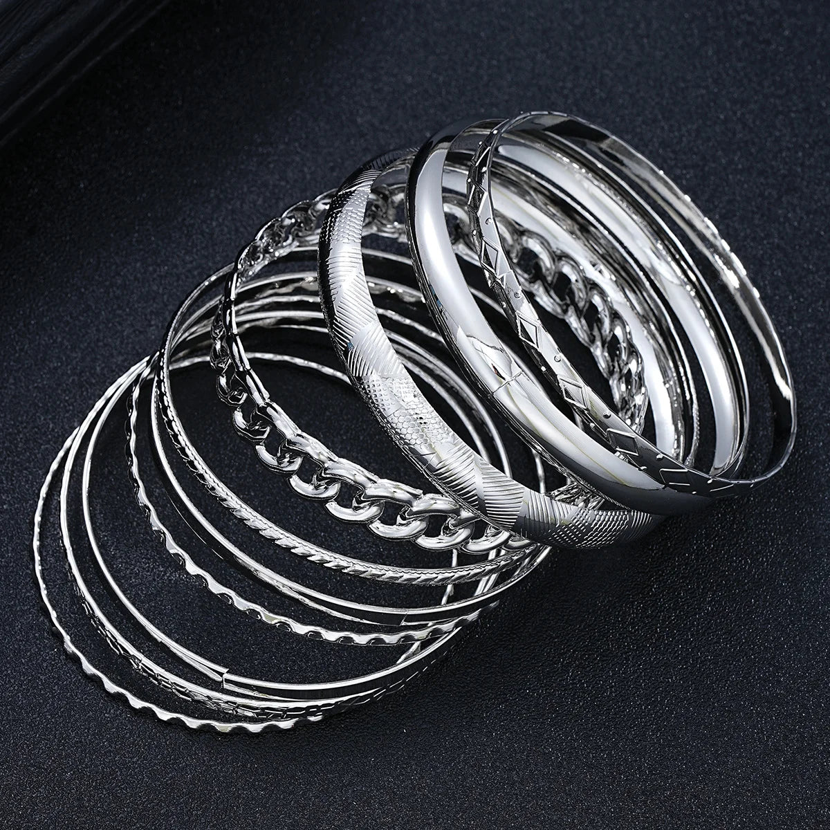 10 teile/satz Punk Metall Armreifen Set Für Frauen Schwere Vintage Stile Hip hop Strukturierte Armbänder Mode Schmuck Zubehör 2025 Neue