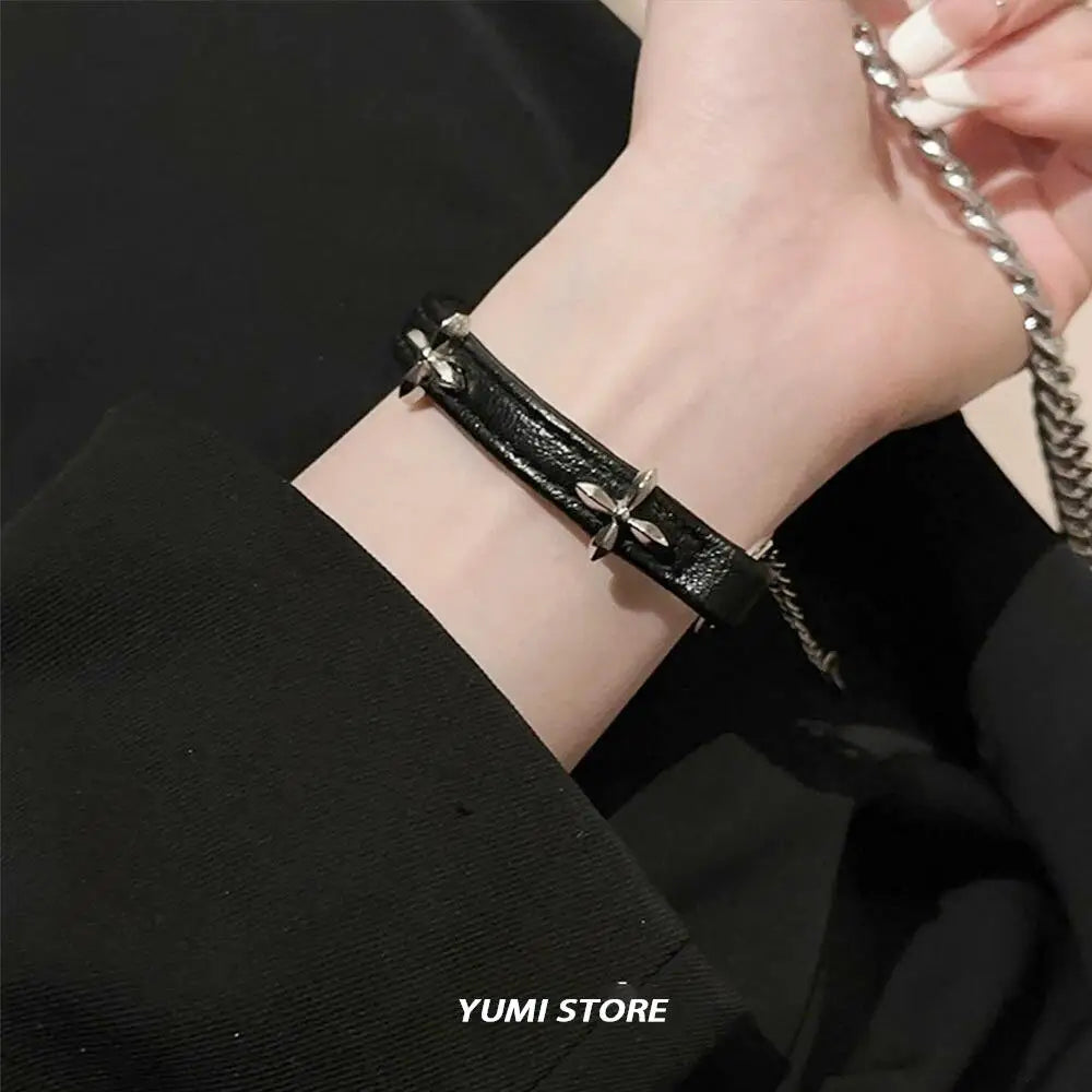 Neue Vintage Kreuz Armband Für Frauen Mode Punk PU Leder Einstellbare Armband Hot Girl Kpop Schmuck Coole Y2K Zubehör