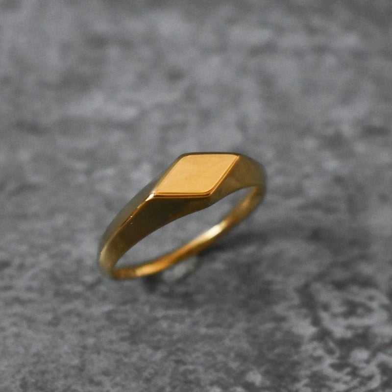 Mode Gold Farbe Ring Geometrische Edelstahl Glatte Paar Ringe Einfachheit Student Party Schmuck Geschenk