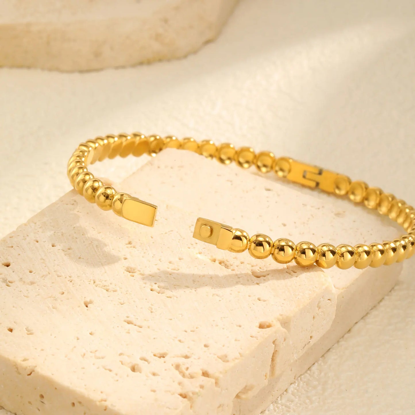 Leichter, luxuriöser weißer Zirkon-Armreif für Damen, zu öffnende geometrische Armbänder aus Edelstahl, schicker Schmuck, Muttertagsgeschenk