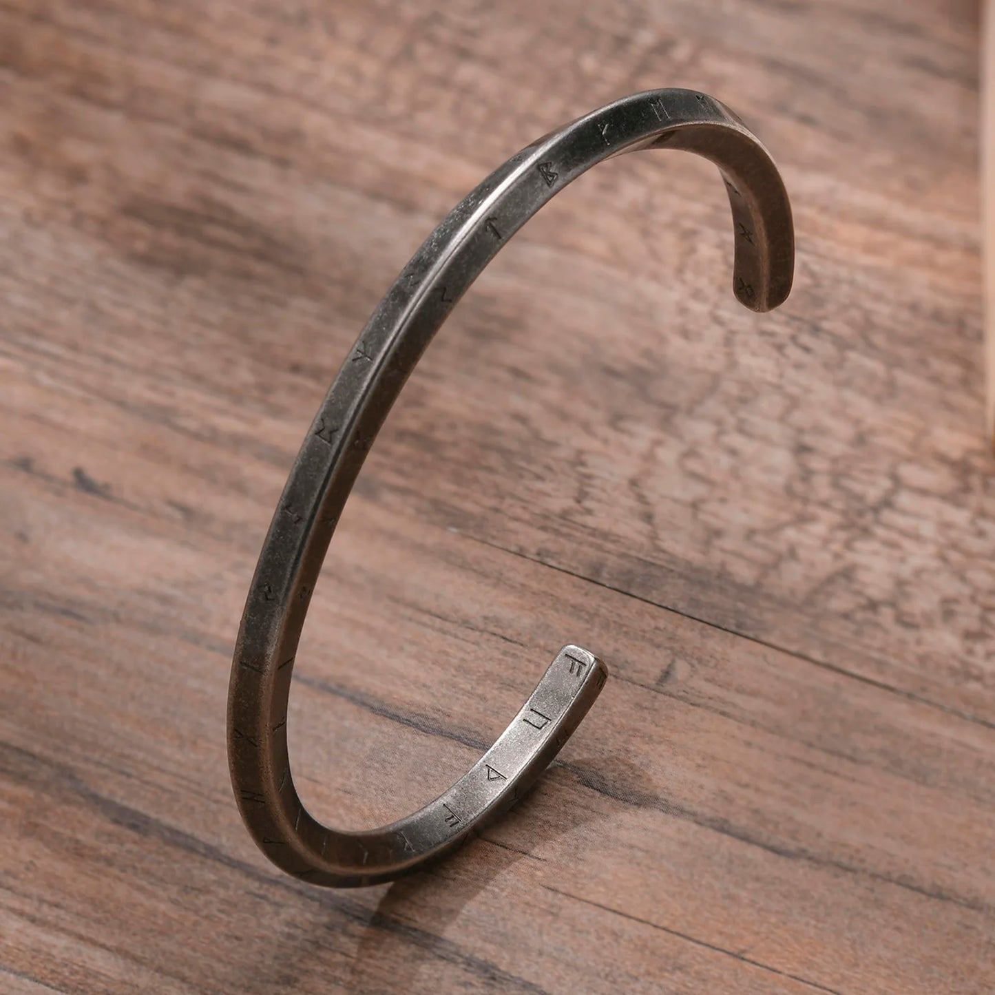 Vnox Retro Nordic Vikings Manschettenarmreif für Männer, Edelstahl Mobius Nordische Mythologie Runen Amulett Schmuck