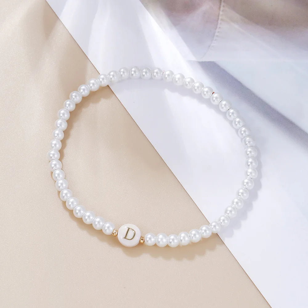 LATS Einfaches, vielseitiges 26-Buchstaben-Perlenarmband für Damen, modische elastische Perlenarmbänder, Handgelenkschmuck, Accessoires im Großhandel