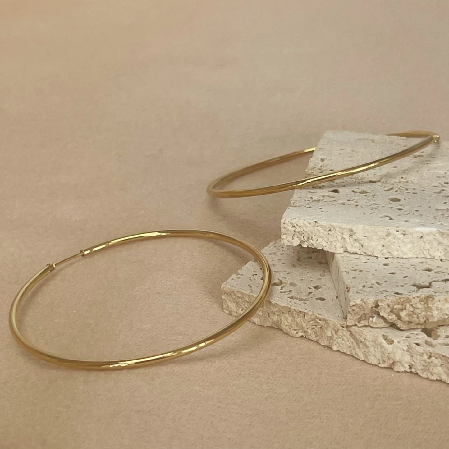 Edelstahl 12–70 mm minimalistische große Kreis-Creolen für Frauen, trendige goldfarbene Metall-glatte runde Ohrringe, Schmuck