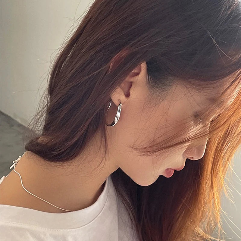 Creolen aus 925er-Sterlingsilber, geometrisch, gedrehter Bogen, Mobius-Streifen, für Damen, edler Schmuck, minimalistische Accessoires