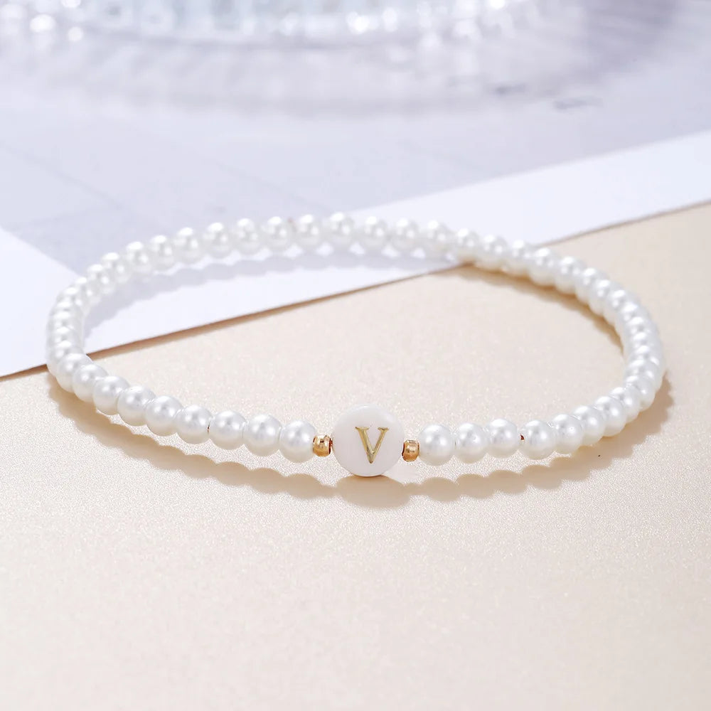 LATS Einfaches, vielseitiges 26-Buchstaben-Perlenarmband für Damen, modische elastische Perlenarmbänder, Handgelenkschmuck, Accessoires im Großhandel