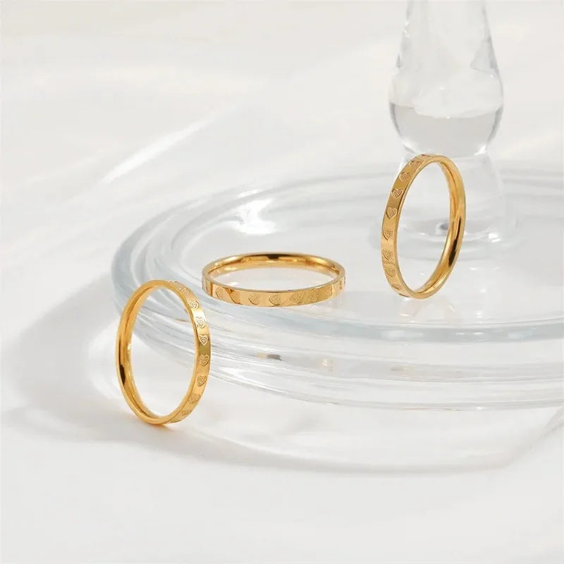 Goldene Edelstahl 2mm Liebe Herz Muster Ringe Damen Größe 5/6/7/8/9/10 #   Dünner Fingerring, Ehering, Verlobungsschmuck