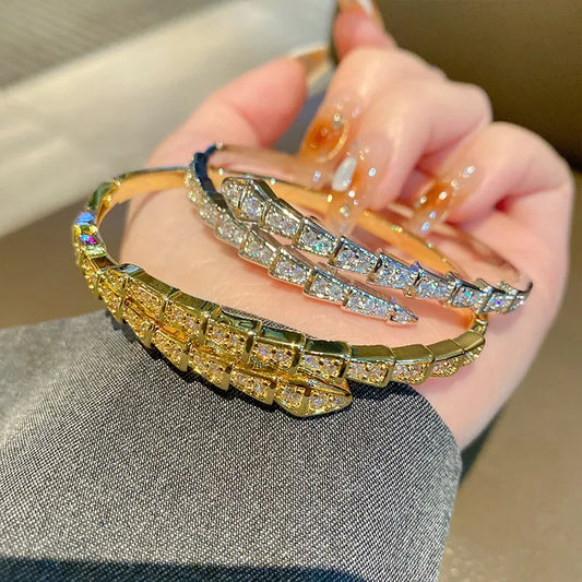 Premium-Halbschlange-Außenhandelswaren 2024, neuer grenzüberschreitender Bestseller, verkupfertes True Gold, T-Methode, Zirkonia-Damenarmband