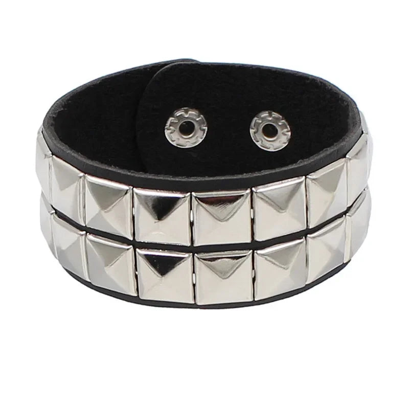 Punk-Lederarmband für 90er-Jahre-Männer und Frauen, Nieten-Manschettenarmband, verstellbares schwarzes Lederarmband, Metallbesatz, Schmuck, Geschenk