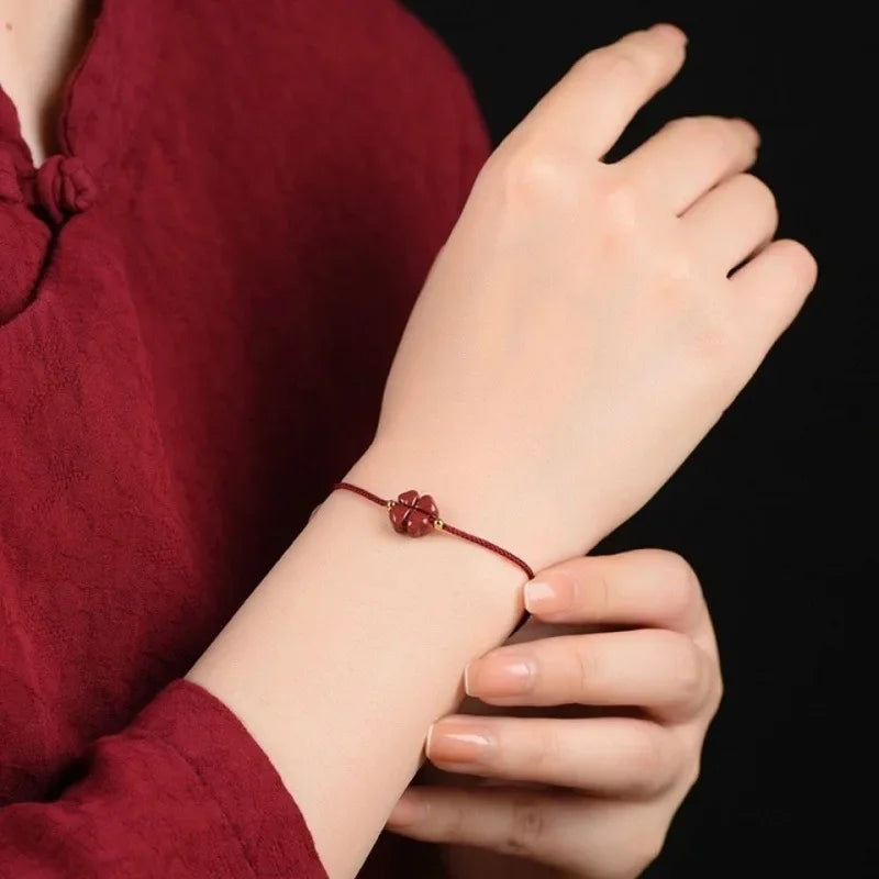Natürlicher lila Zinnober-Glücksklee, handgefertigt, rotes Seil, Glücksarmreif, Damen- und Herren-Glücks-Fußkettchen, Armband, Größe verstellbar, • Mohamedпо