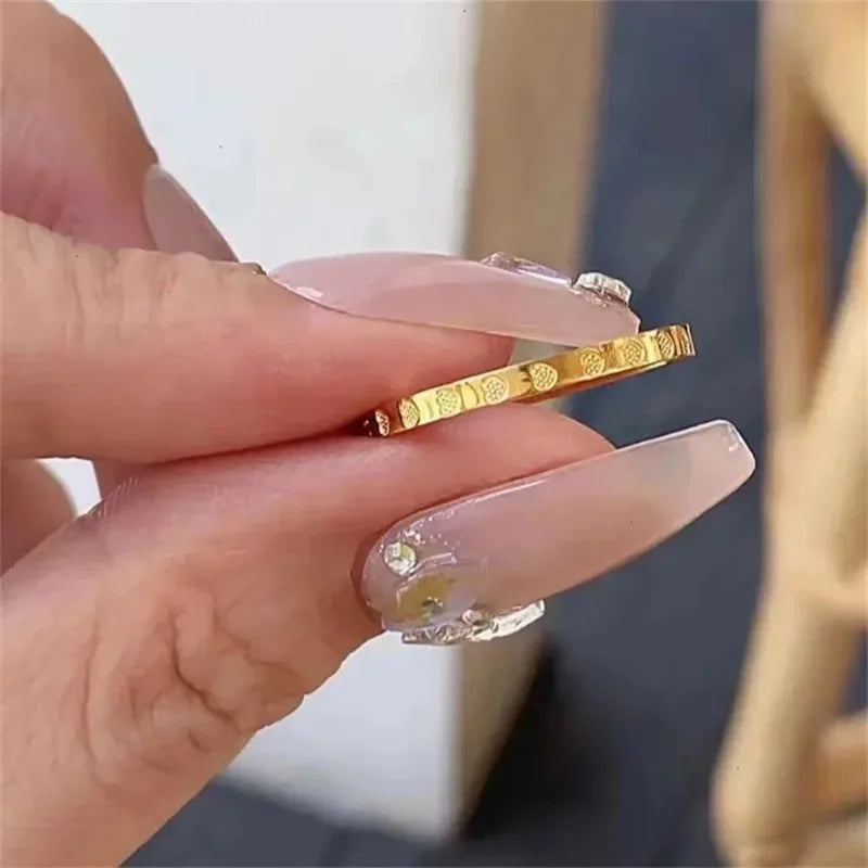 Goldene Edelstahl 2mm Liebe Herz Muster Ringe Damen Größe 5/6/7/8/9/10 #   Dünner Fingerring, Ehering, Verlobungsschmuck