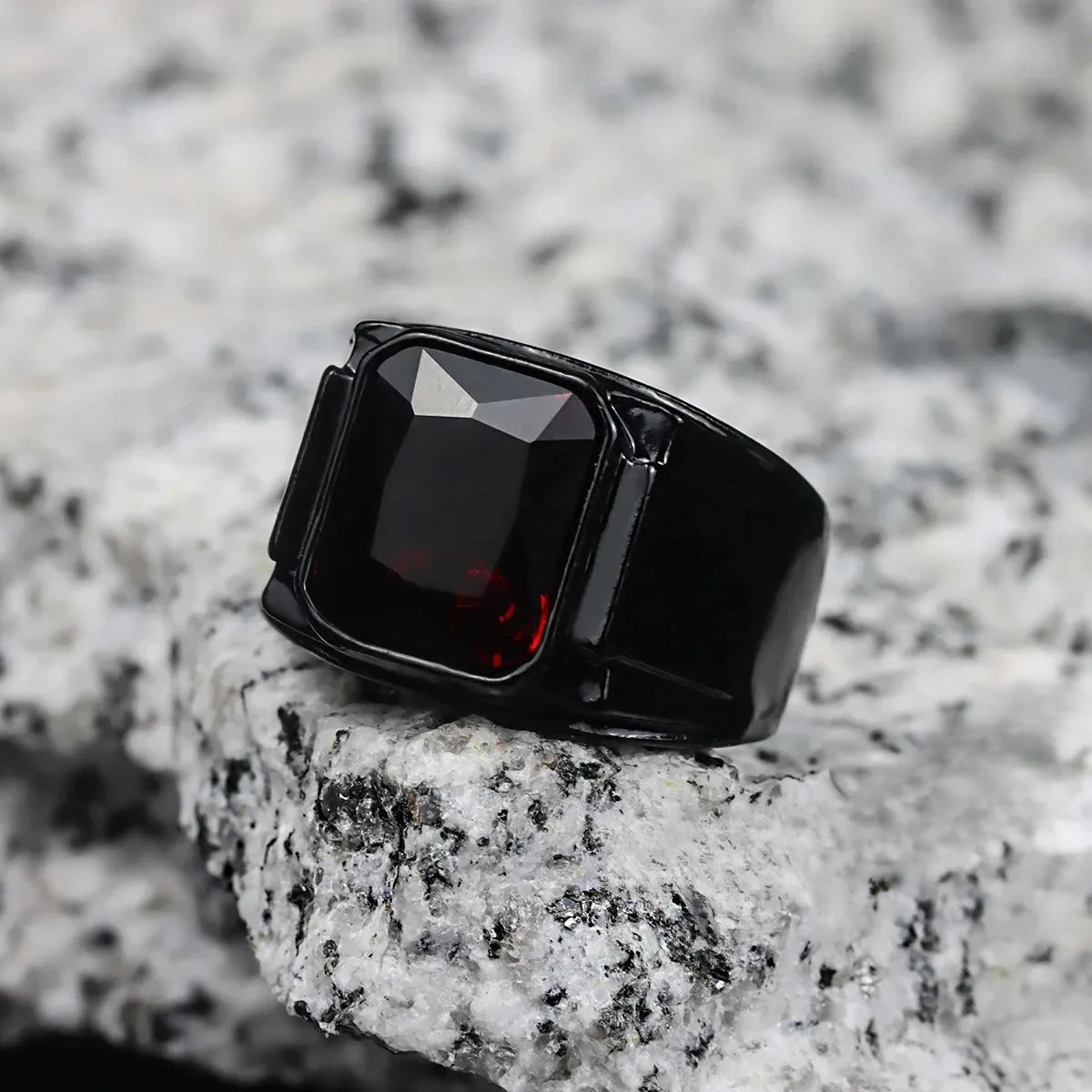 Vintage Schwarz Rot Neue Mode Hand Ornament Punk Hip Hop Persönlichkeit Herren Ring Geschenk für Männer und Frauen Mohamed Sari Sos Эма Sezю