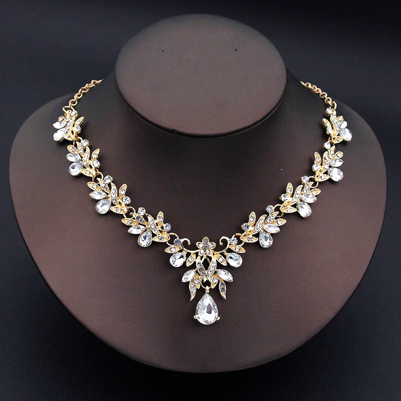 Elegante Mode-Halsketten-Sets für Frauen, baumelnde Ohrringe, Prinzessinnen-Kragen, zweiteiliges Set, Brautschmuck, Braut- und Hochzeitsaccessoires
