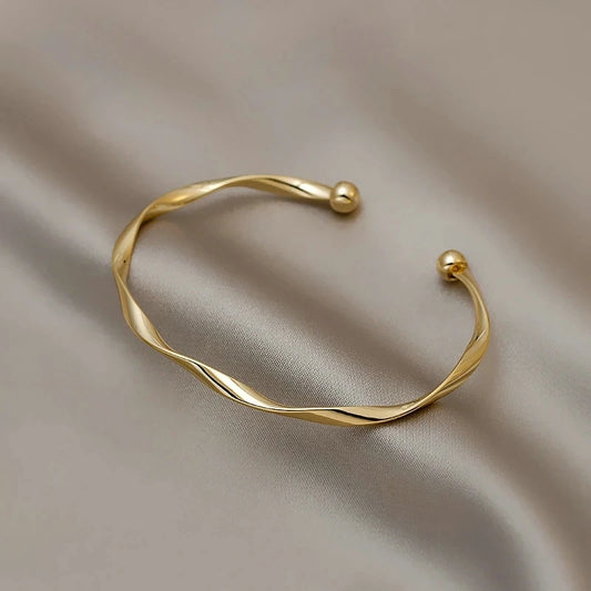 Personal isierte klassische Premium Retro Twisted Gold Farbe Metall Armband Frauen neuen Trend Mädchen ungewöhnlichen Schmuck Geschenk zubehör