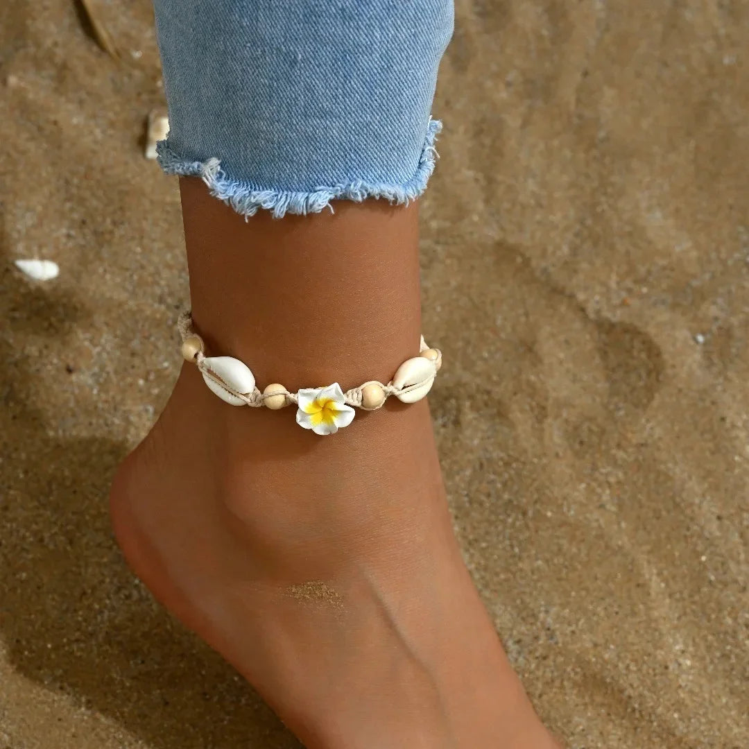 Mehrfarbiges handgewebtes Muschelarmband-Halsketten-Set im Strandurlaubsstil, weicher Keramikschmuck mit böhmischem Ei-Blumen-Design